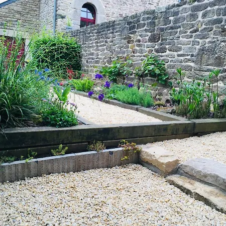 Charmante petite maison rénovée Quistinic Exterior foto